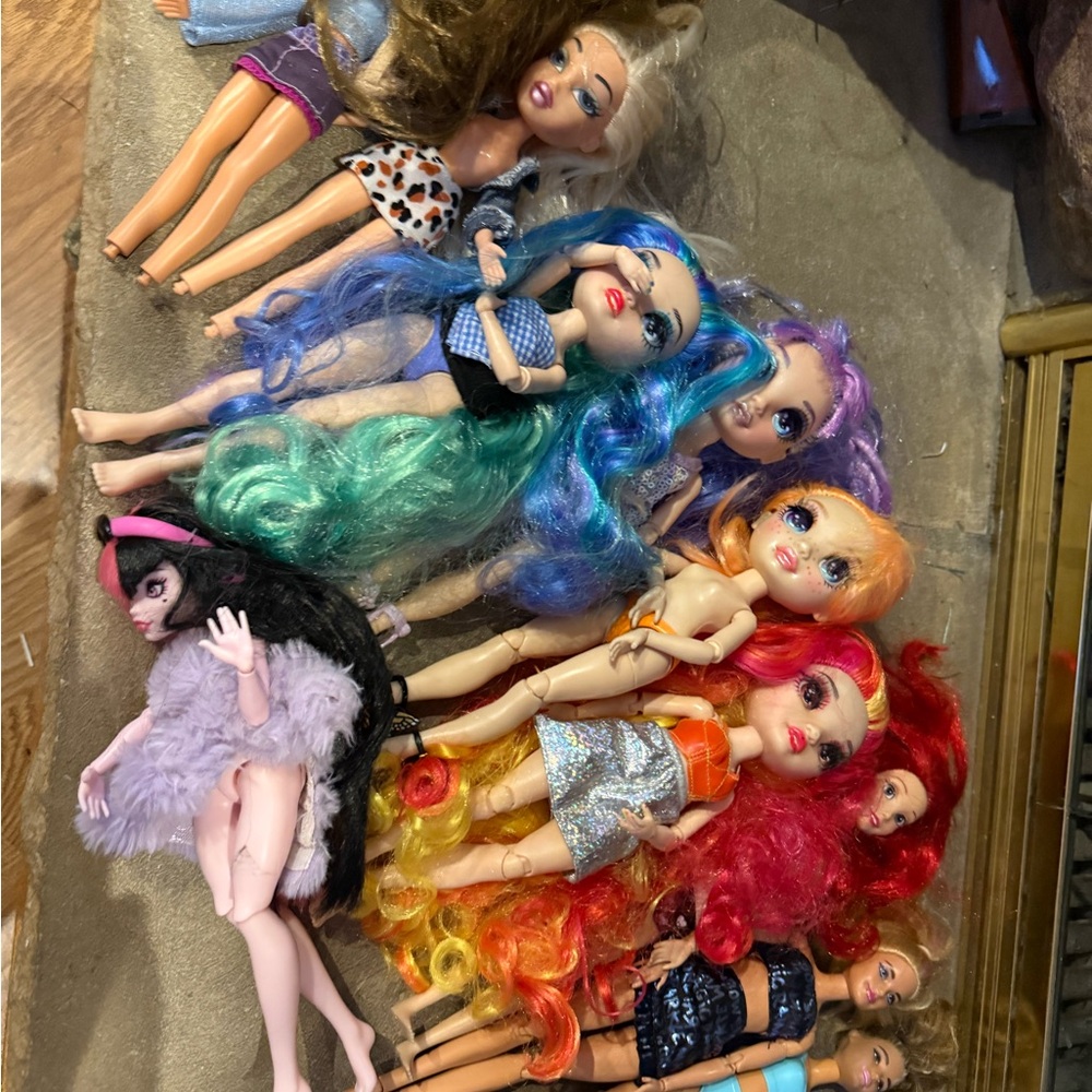 Colorful Fashion dolls. LOL dolls, Barbies, etc